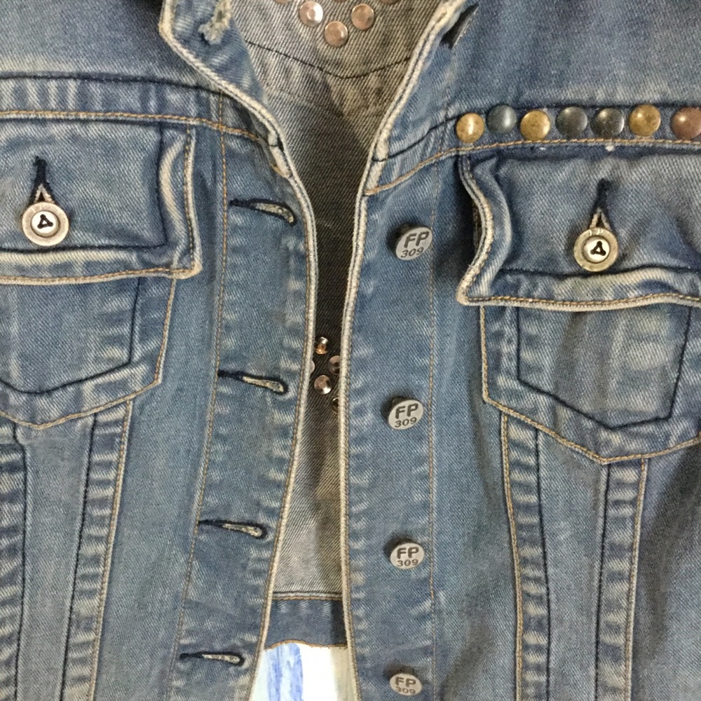 Free People Riveted Heart Jean Jacket Size S - Picture 6 of 6